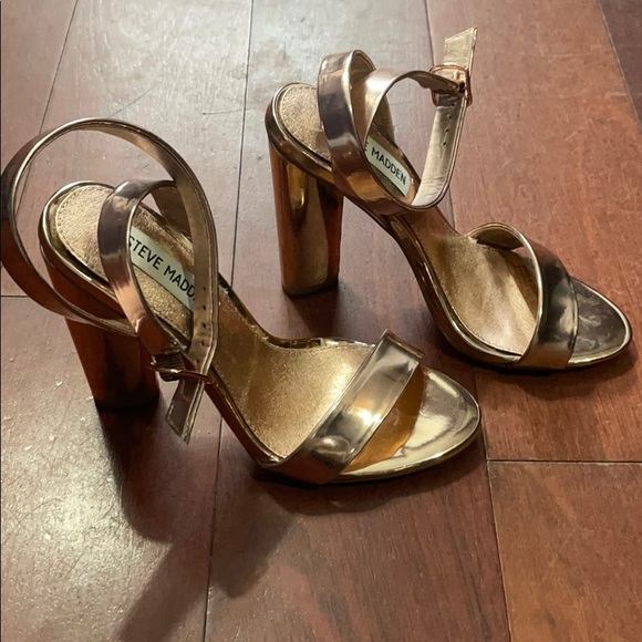 Heels - Picture 2 of 4